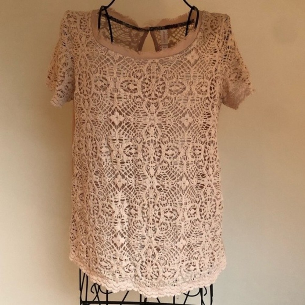 Xhilaration lace top in blush pink